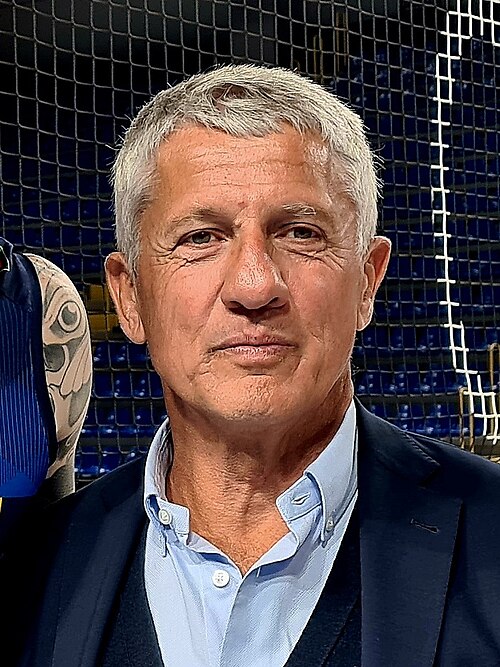 Set palazzetto Civitanova Iacopo Volpi (cropped)